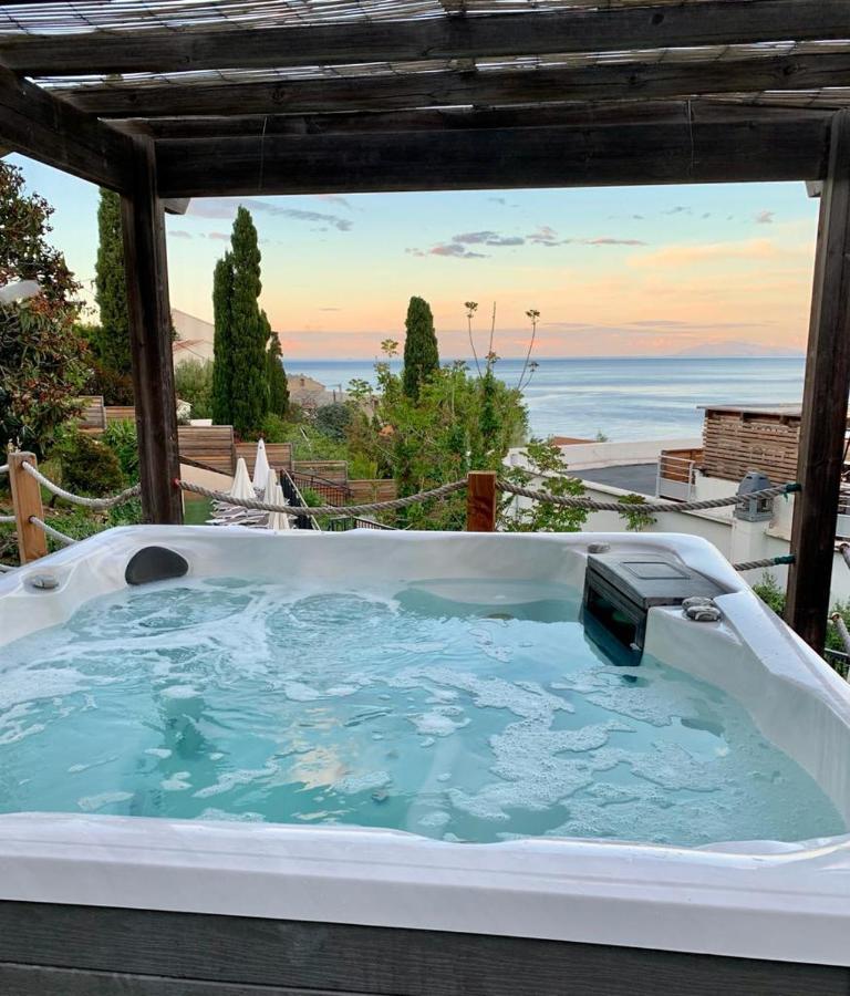 Hotel Calavita Rooftop & Spa San-Martino-di-Lota Eksteriør bilde